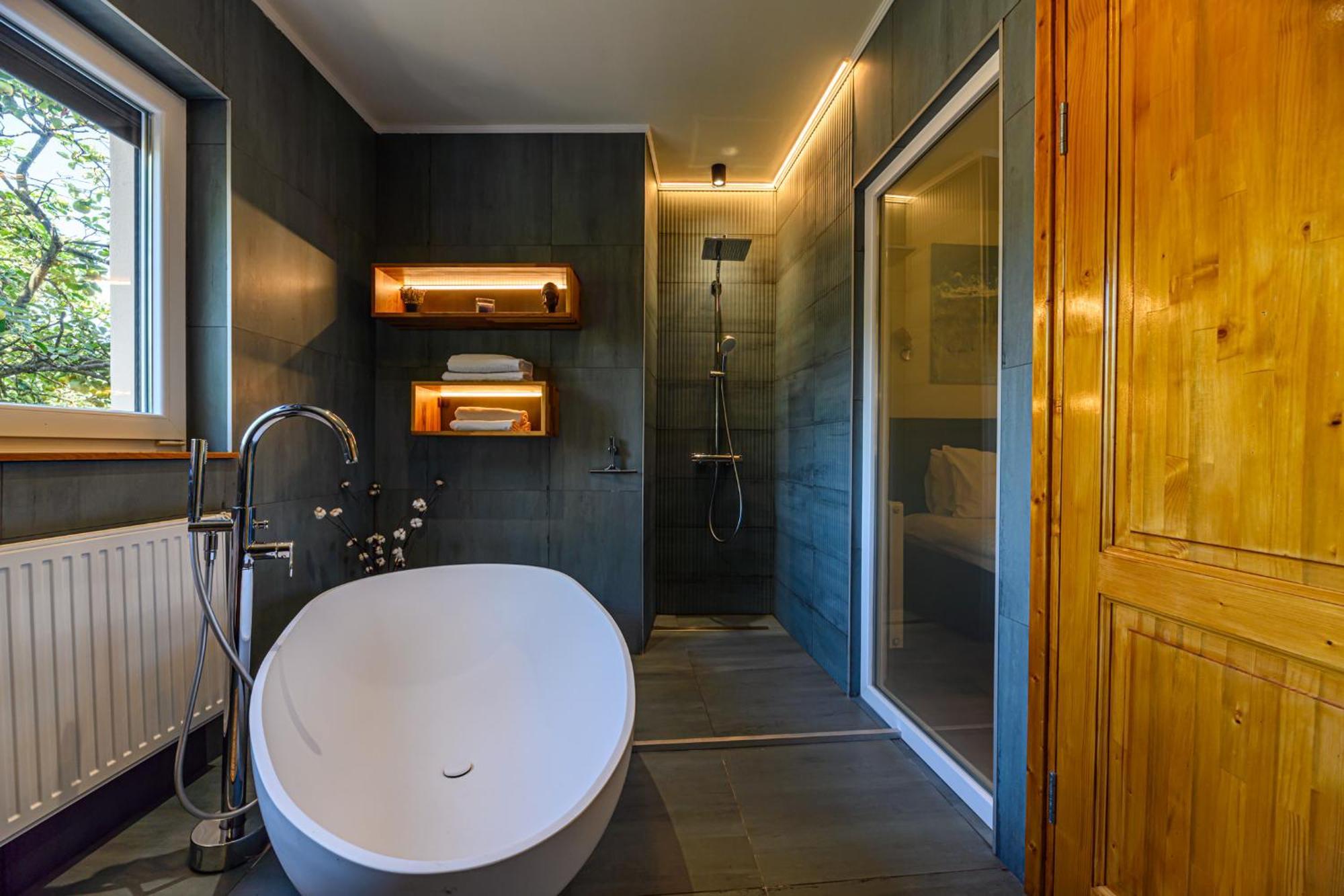 Lagom - Hot Tub Hideout Brasov Exterior photo