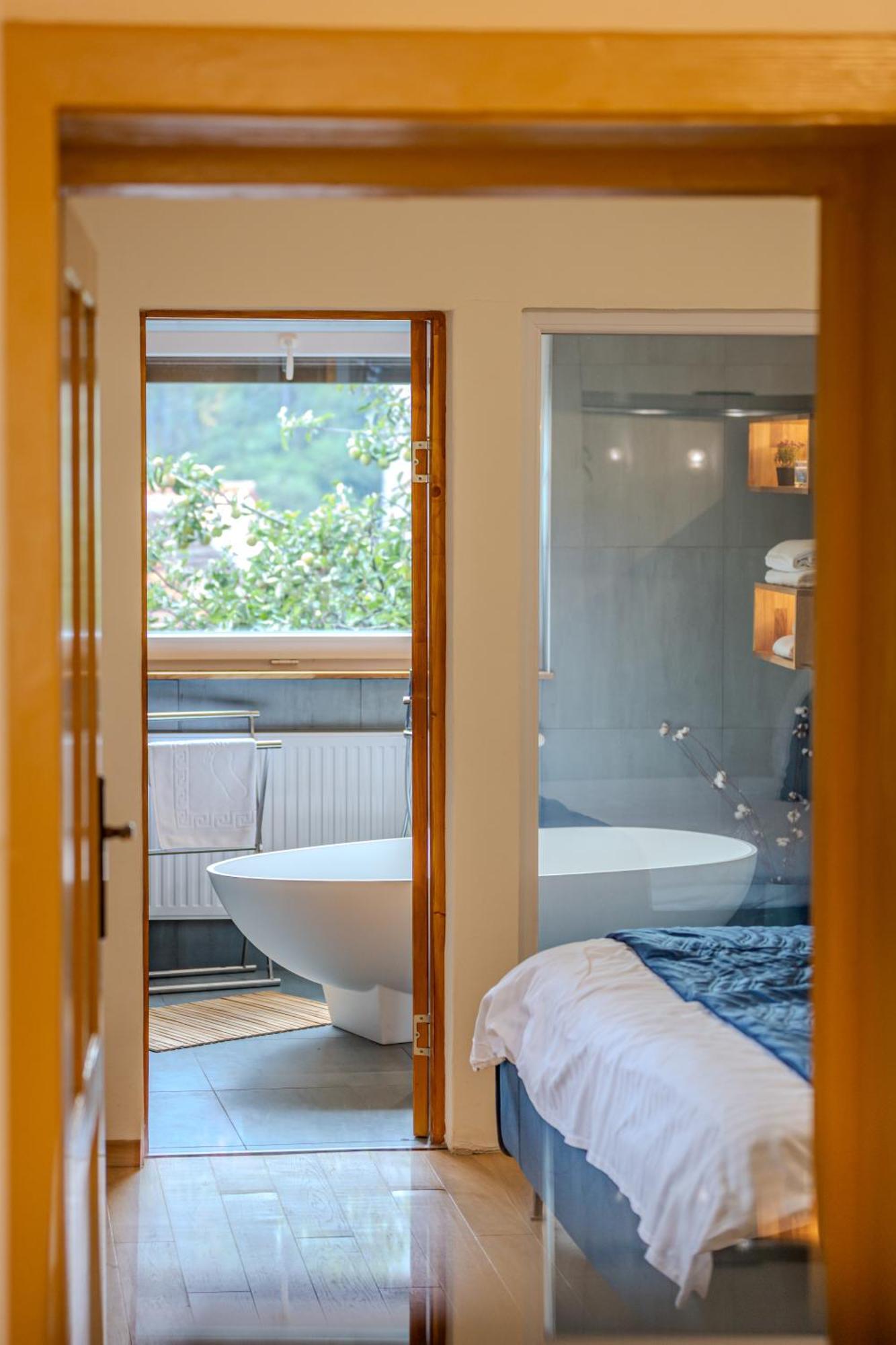 Lagom - Hot Tub Hideout Brasov Exterior photo